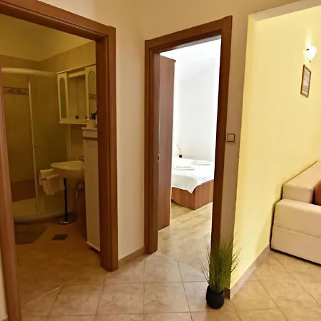 Noemi2 By Interhome Apartamento Poreč