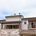 Noemi2 By Interhome Daire Poreč
