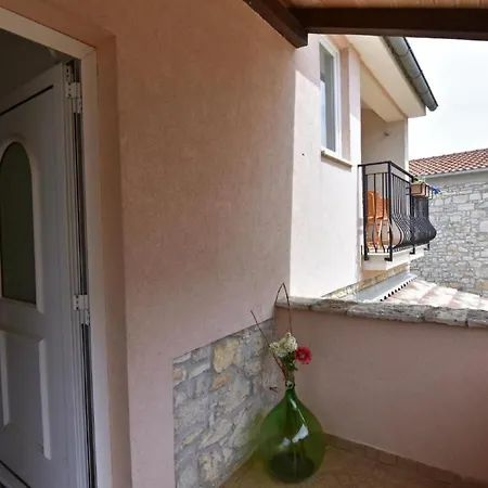 Noemi2 By Interhome Daire Poreč